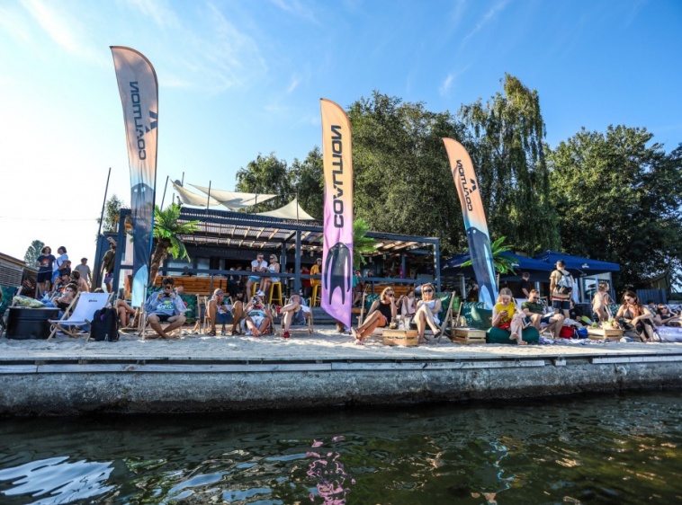 Camping Molo Surf Spot ?v=1.0