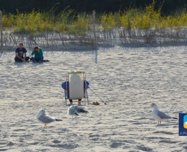 Relaks na plaży w Juracie.